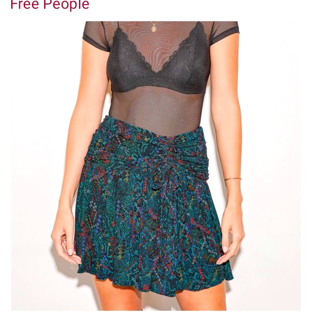 FREE PEOPLE WHO IS SHE COMBO SKIRT. Size 0